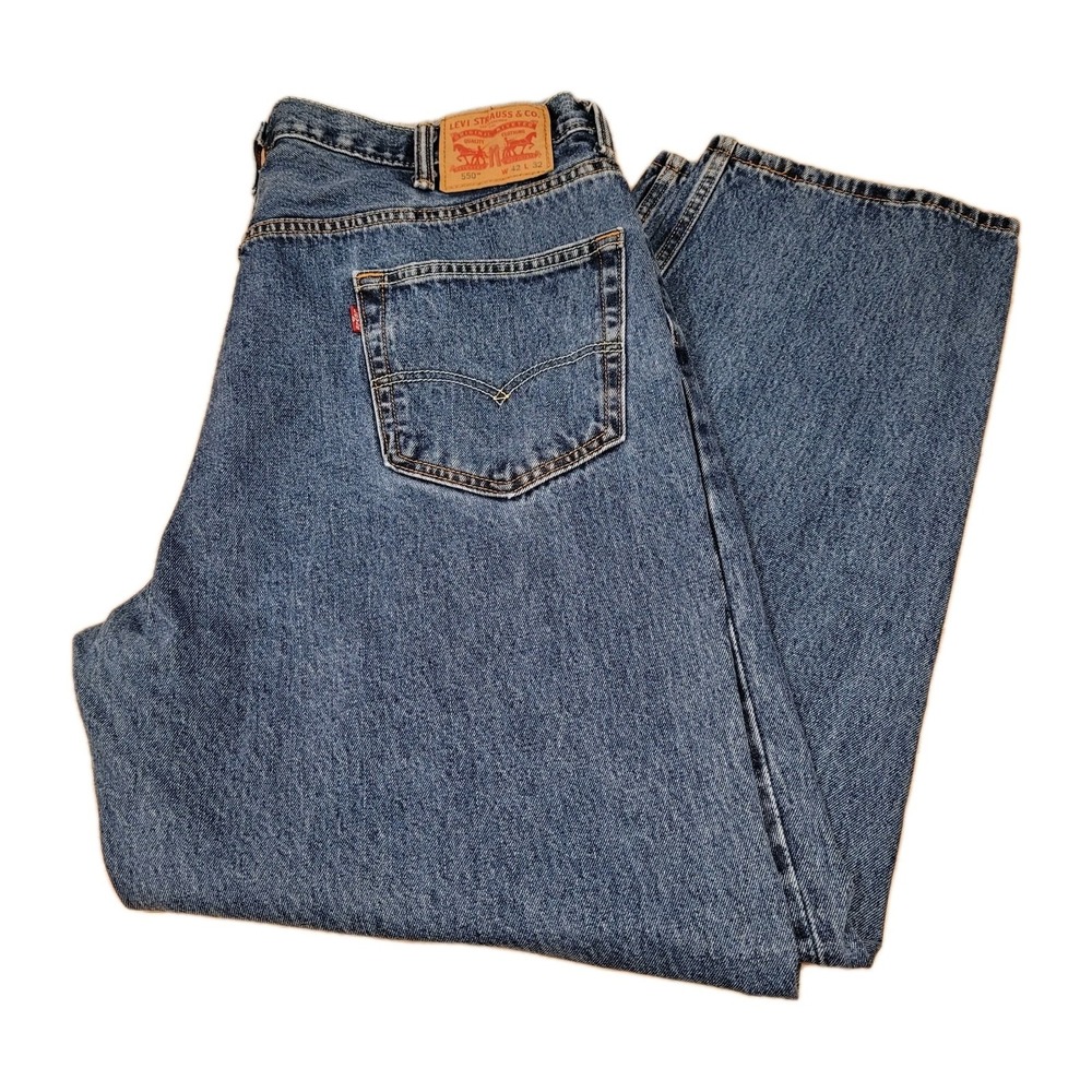 Levi's 550 Men's‎ 42x32 Denim Jeans Medium Wash Blue